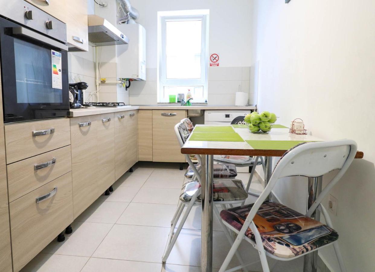 Happy Family Apartment Brasov Luaran gambar