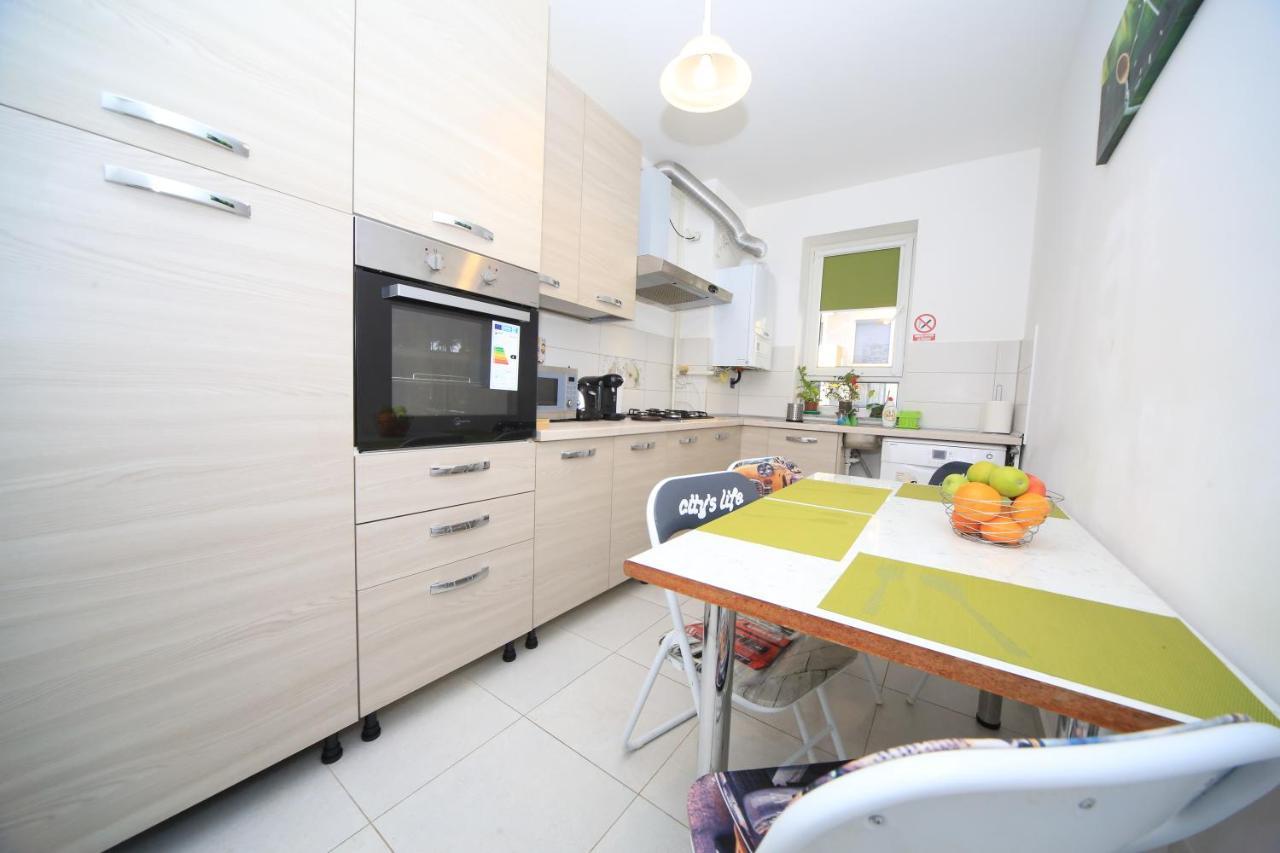 Happy Family Apartment Brasov Luaran gambar
