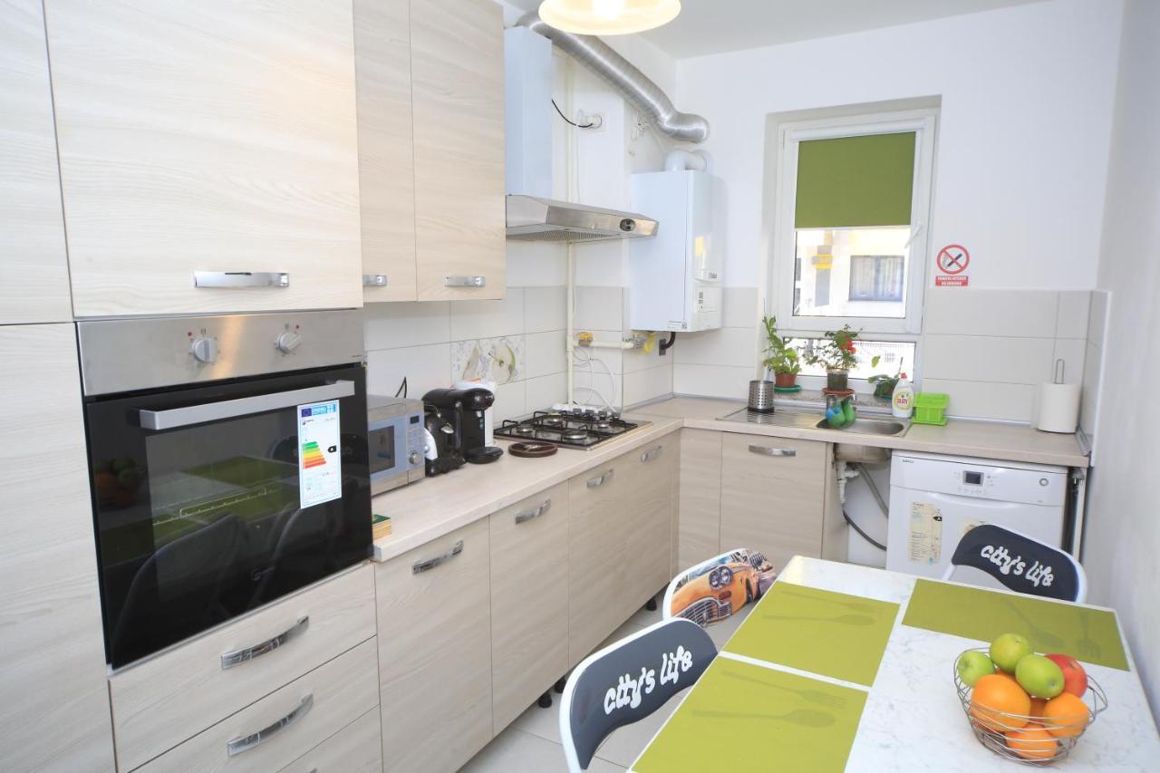 Happy Family Apartment Brasov Luaran gambar