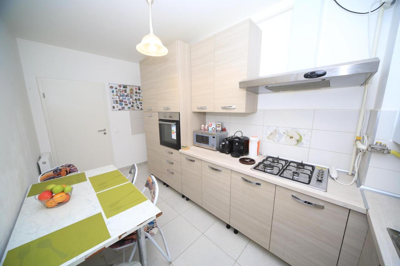 Happy Family Apartment Brasov Luaran gambar