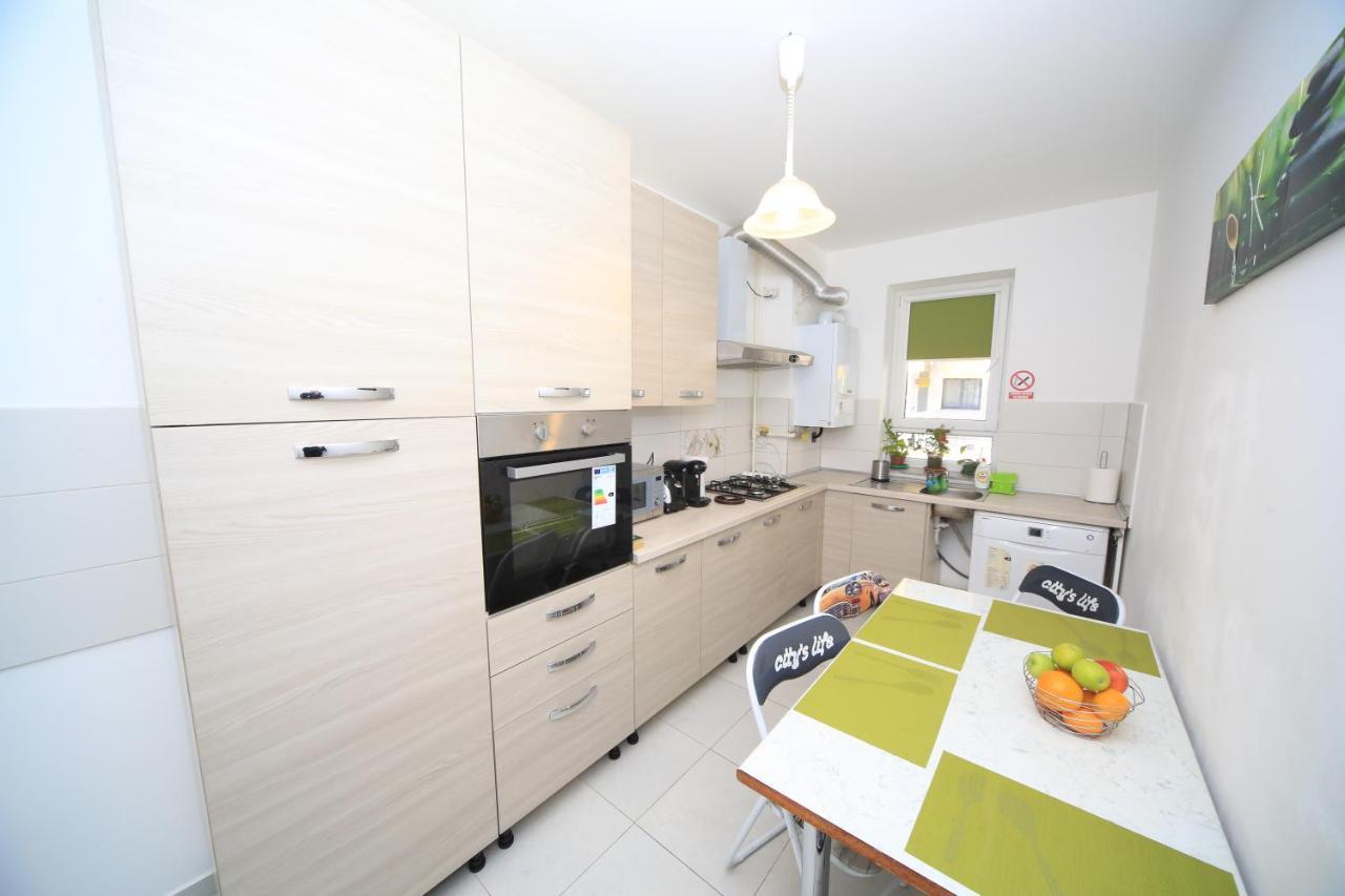 Happy Family Apartment Brasov Luaran gambar